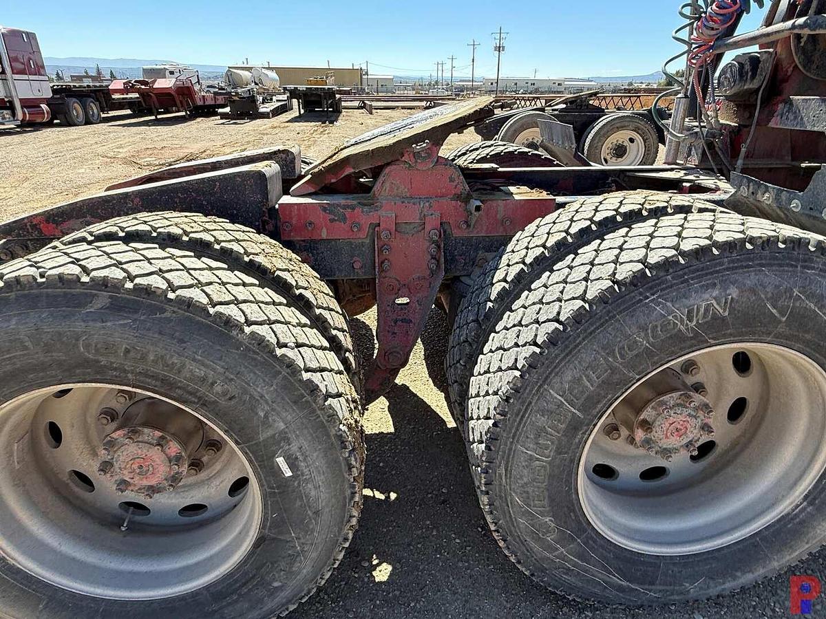 Used 2008 KENWORTH T800 T/A 36” SLEEPER 45K LBS. WINCH TRUCK