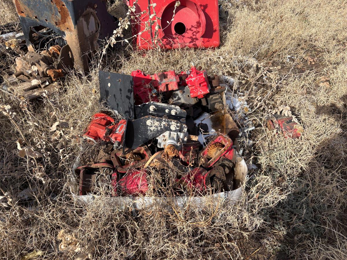 Used Lot w/ INGERSOLL RAND air compressor assorted engine parts