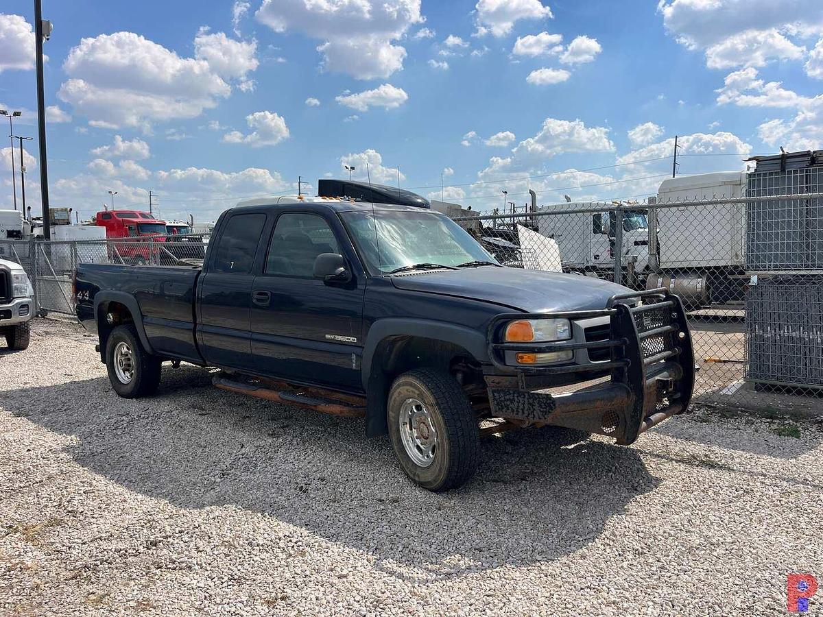 Used 2005 GMC SIERRA 3500 4X4 EXT. CAB PICKUP (INOP)