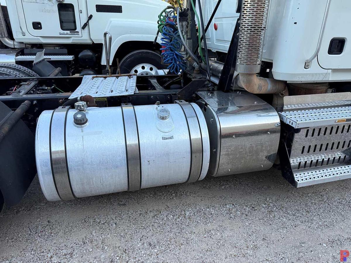 Used 2014 MACK CHU613 PINNACLE T/A DAY CAB TRUCK TRACTOR