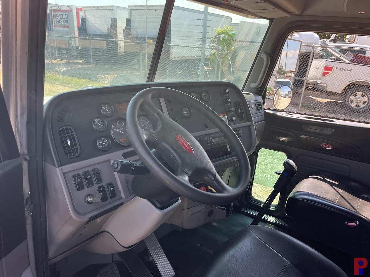 Used 2012 PETERBILT 367 T/A 36” SLEEPER TRUCK