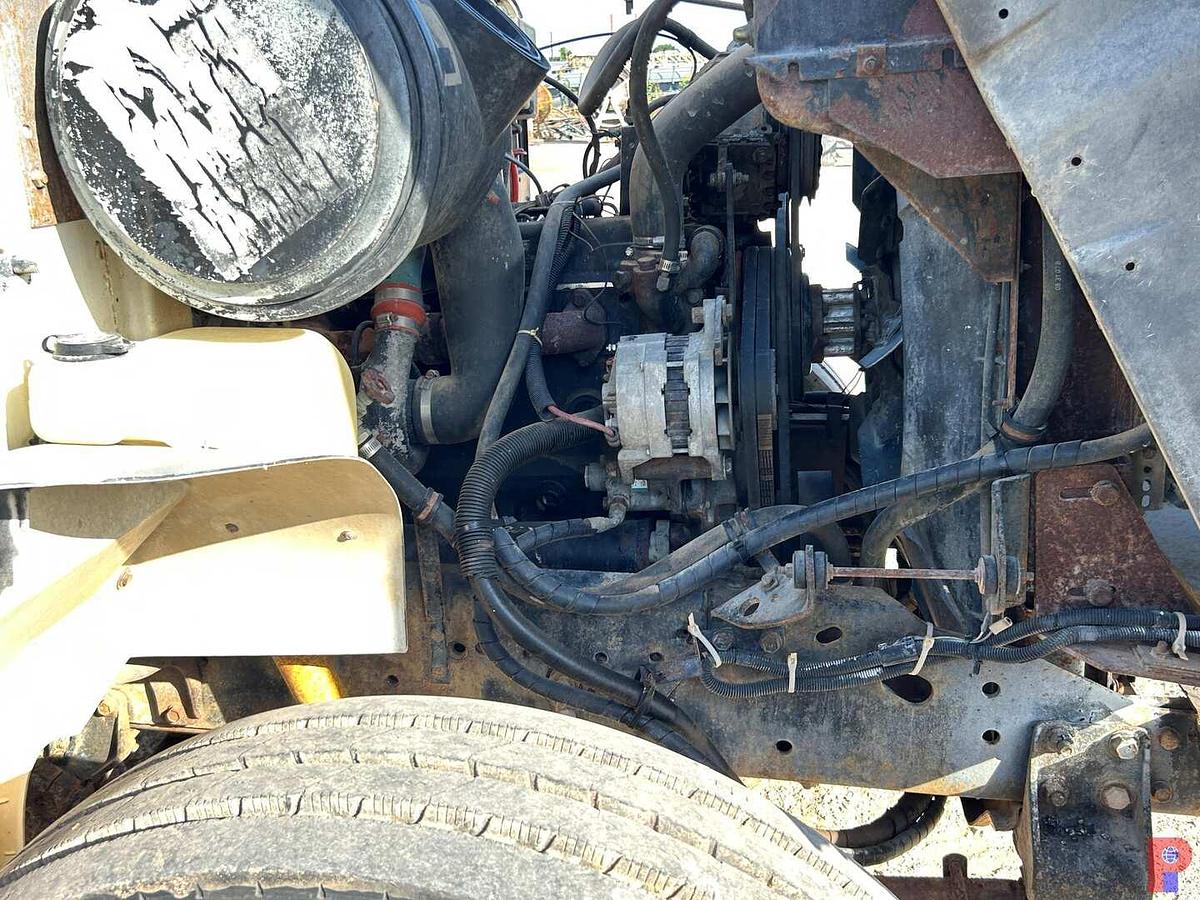 Used 1992 INTERNATIONAL S/A WIRELINE TRUCK