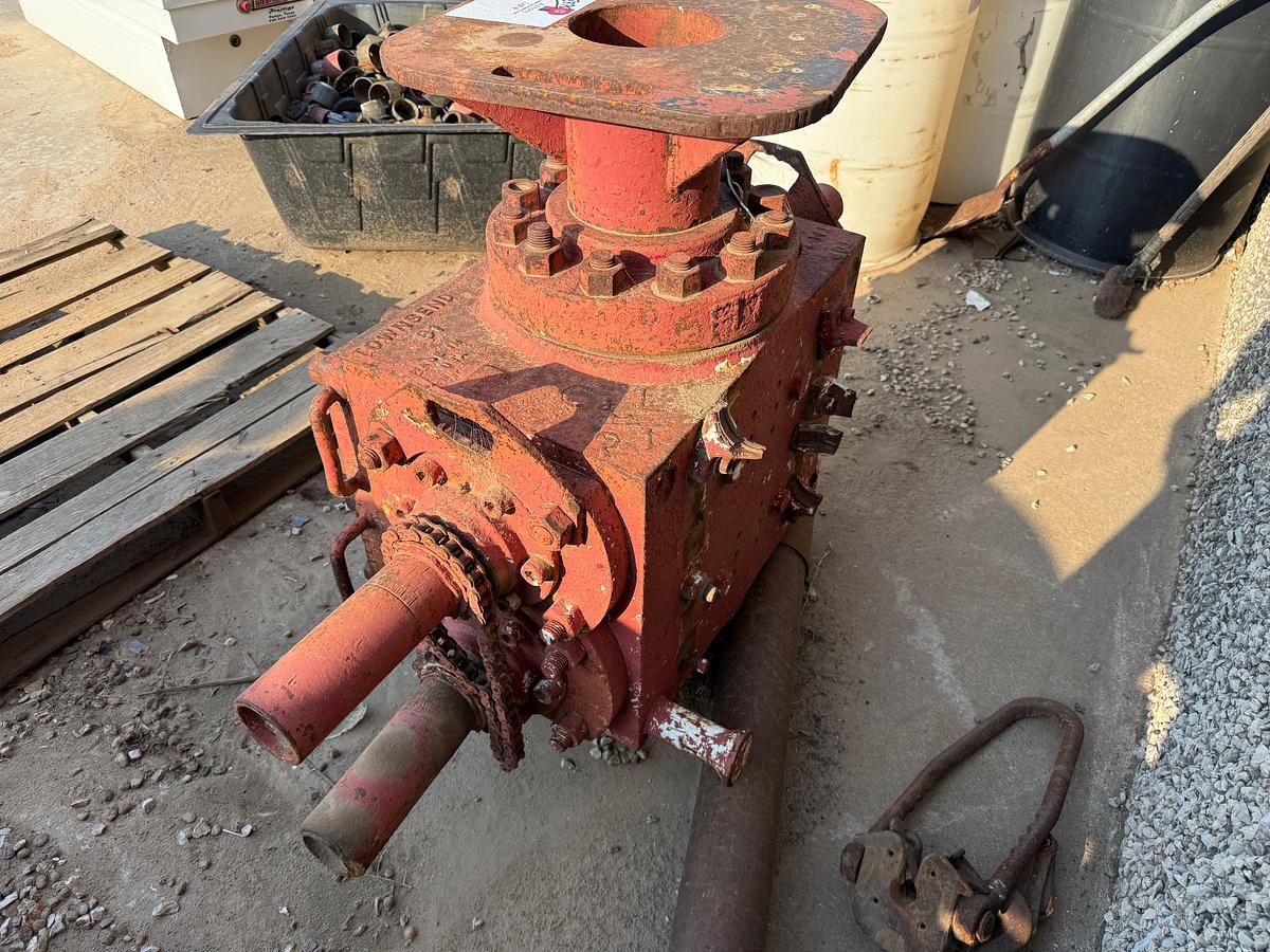 Used TOWNSEND MECHANICAL DBL BLOWOUT PREVENTER W/RUNNING PLATE