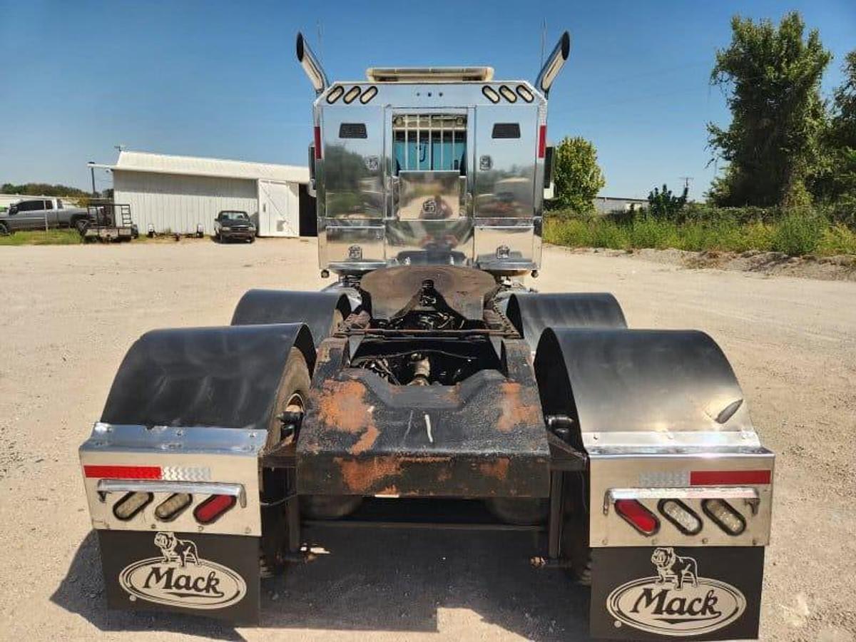Used 2015 MACK GRANITE GU713 T/A DAYCAB HAUL TRUCK