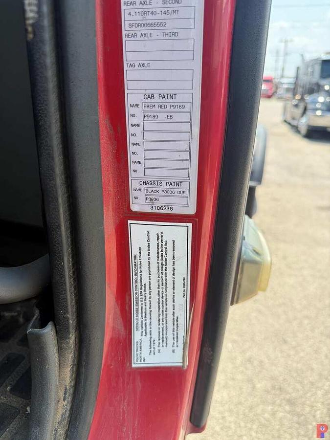 Used 2009 VOLVO VHD T/A DAY CAB TRUCK TRACTOR