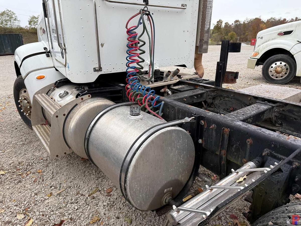 Used 2012 PETERBILT 386 T/A DAY CAB TRUCK TRACTOR (RUNS, INOP)