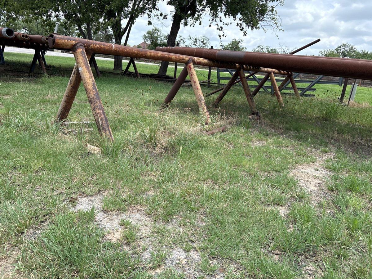 Used (2x$) 27’ x 36” triangle pipe racks