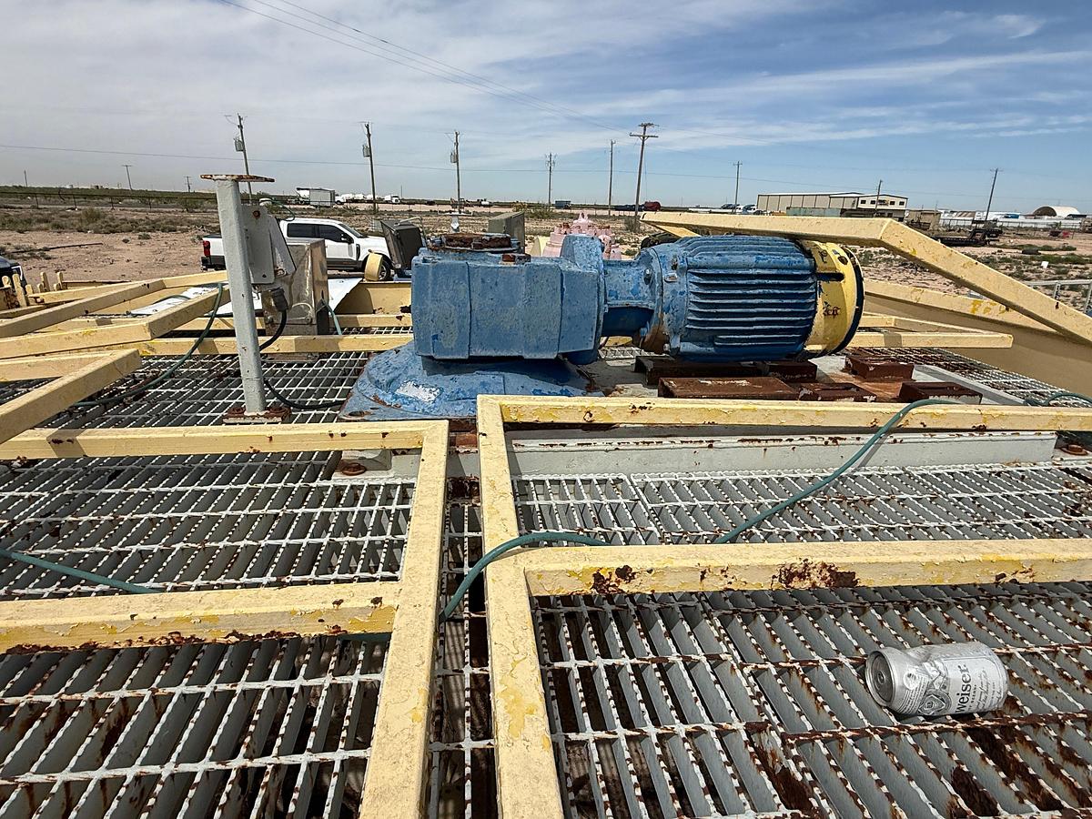 Used CONTINENTAL EMSCO FB-1600 5K WP TRIPLEX MUD PUMP W/ AC ELECTRIC MOTOR &  MIXING TANK SKIDDED