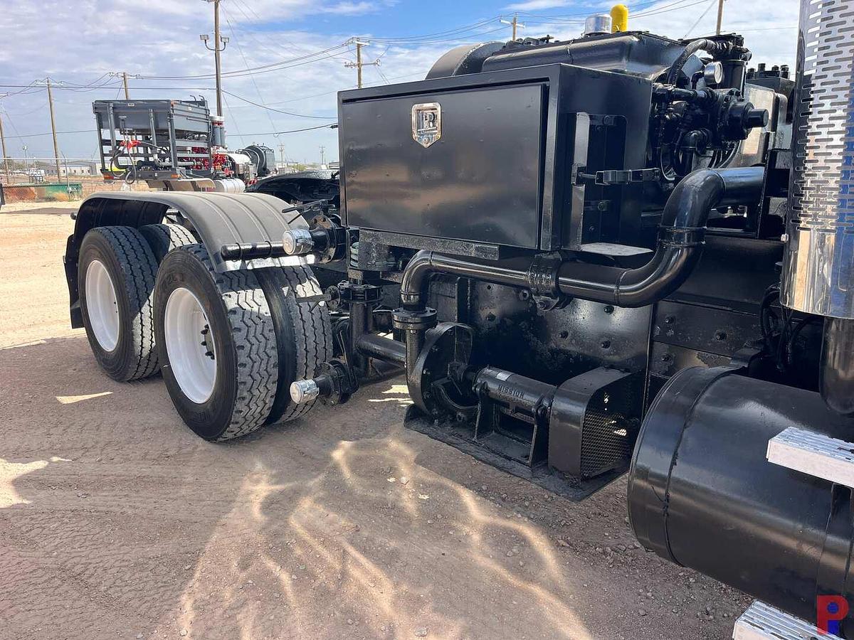 Used 2004 MACK CV713 T/A DAYCAB KILL TRUCK