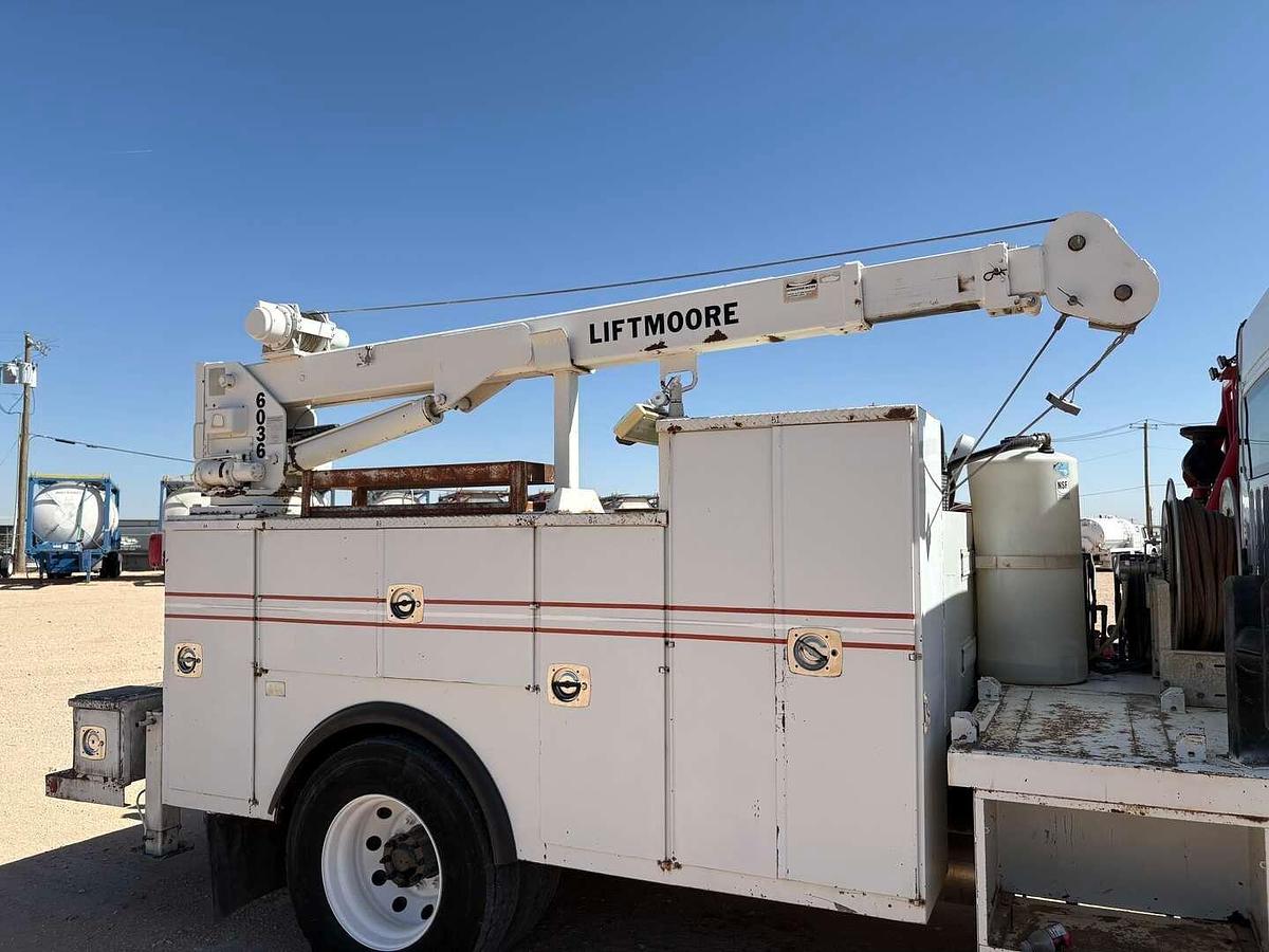 Used 2012 FREIGHTLINER M2 106 S/A SLEEPER MECHANICS TRUCK