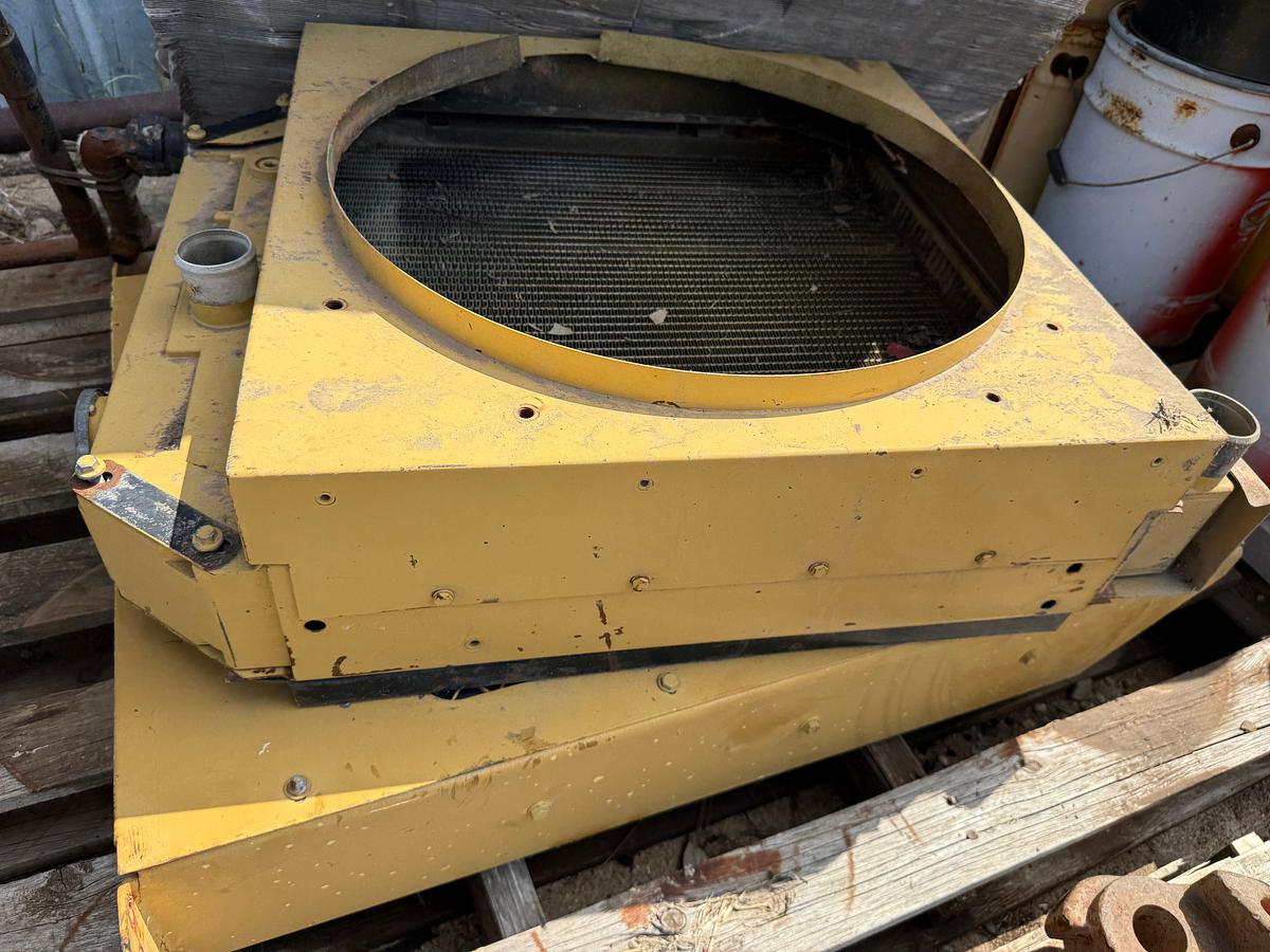 Used PALLET W/ OIL COOLER, (2) RADIATORs (1) 2’x2’ & (1) 2’ x3’