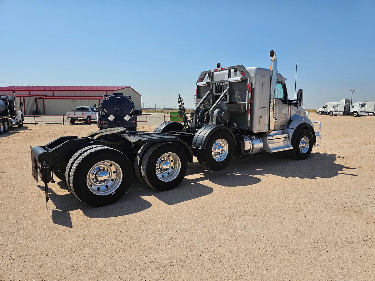 Used 2022 Kenworth T880 Heavy Haul Winch Truck