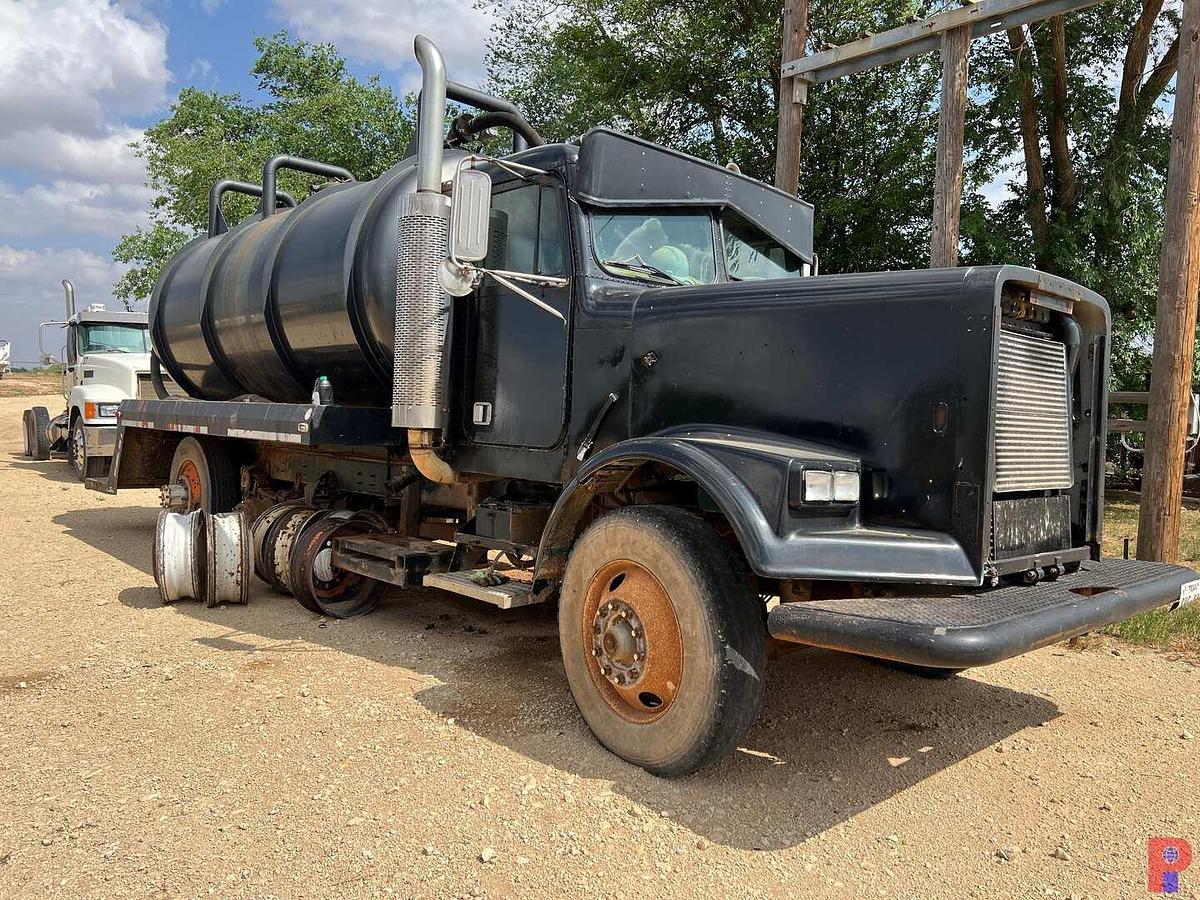 Used 1987 FREIGHTLINER FLD 120 TANKER TRUCK