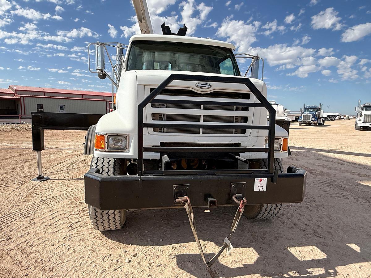 Used 2007 STERLING LT7500 SERIES T/A DAYCAB 30-TON CRANE TRUCK