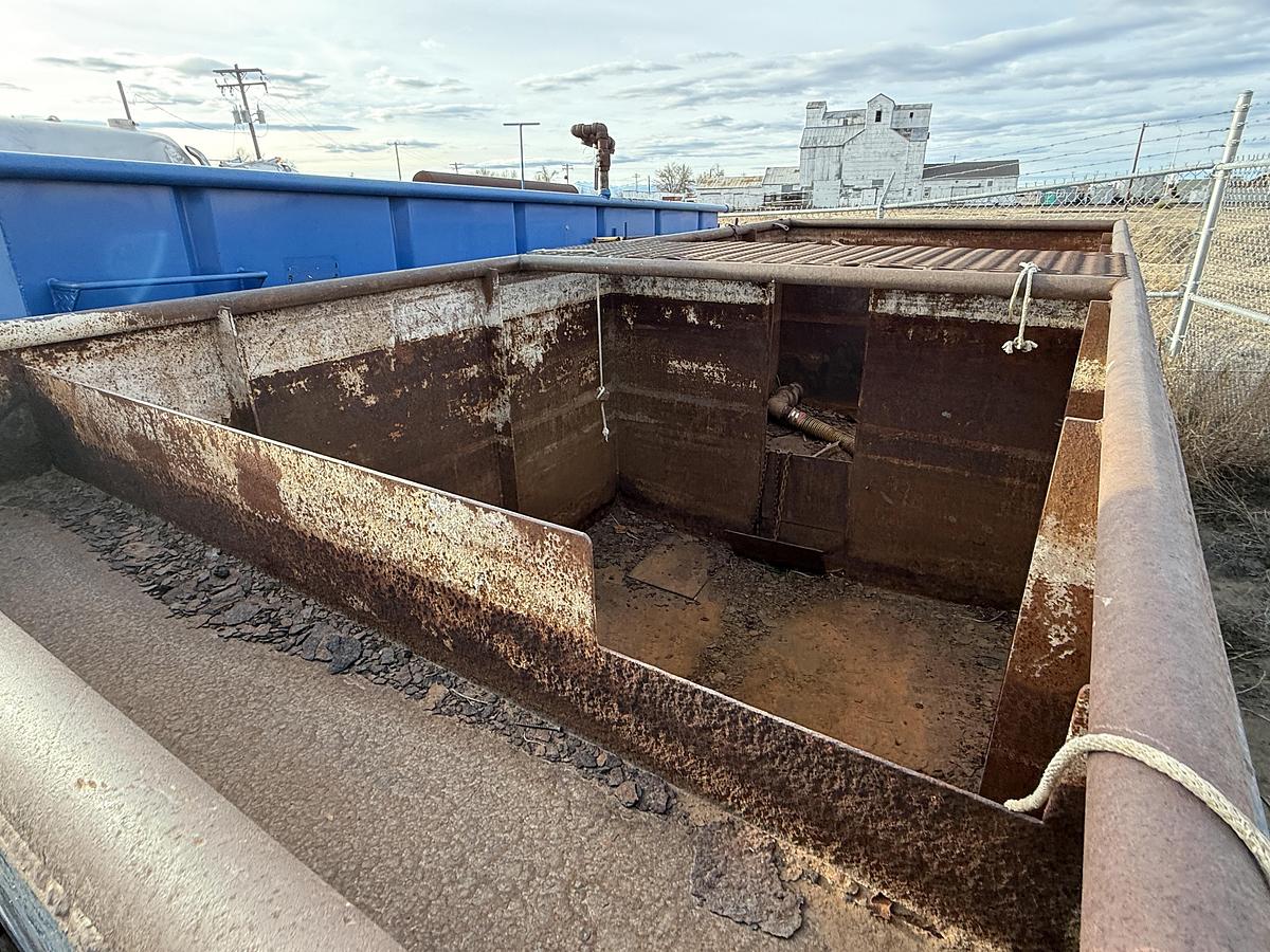 Used 15’L X 7’W X 5’H 2-COMP REVERSE PIT W/ CATWALK,