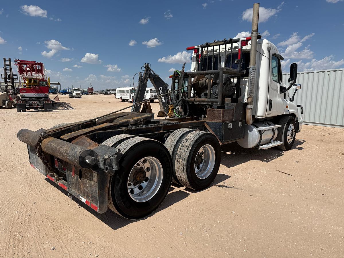 Used 2009 FREIGHTLINER CASCADIA T/A DAYCAB WINCH TRUCK