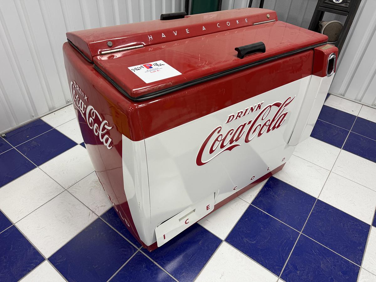 Used Coca-Cola CMD-D TOP OPEN CHEST STYLE VINTAGE COOLER