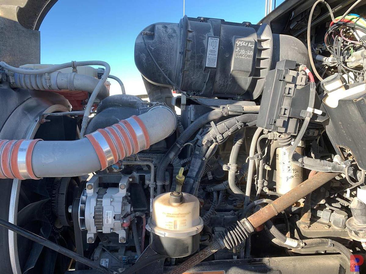 Used 2013 KENWORTH T800 DAY CAB TRUCK