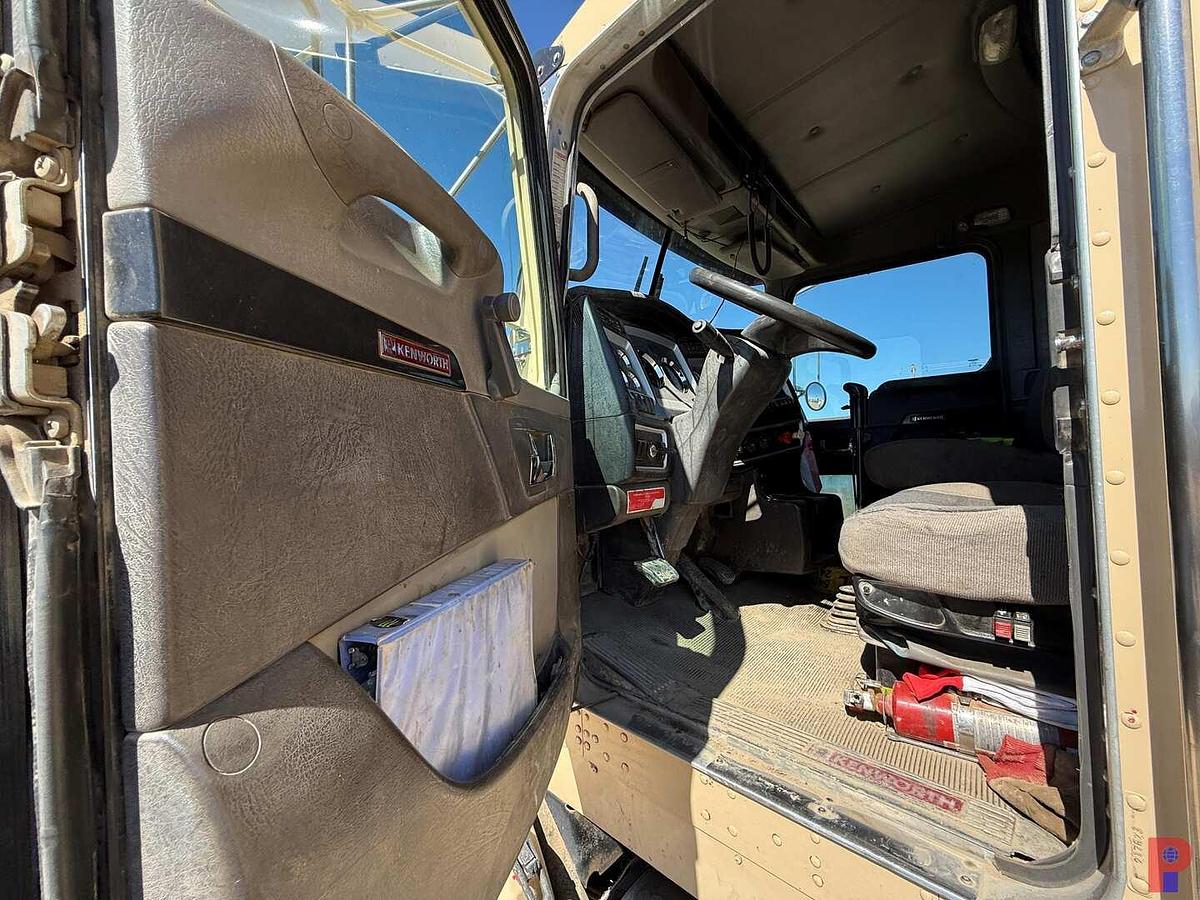 Used 2008 KENWORTH T800 T/A 36” SLEEPER 45K LBS. WINCH TRUCK