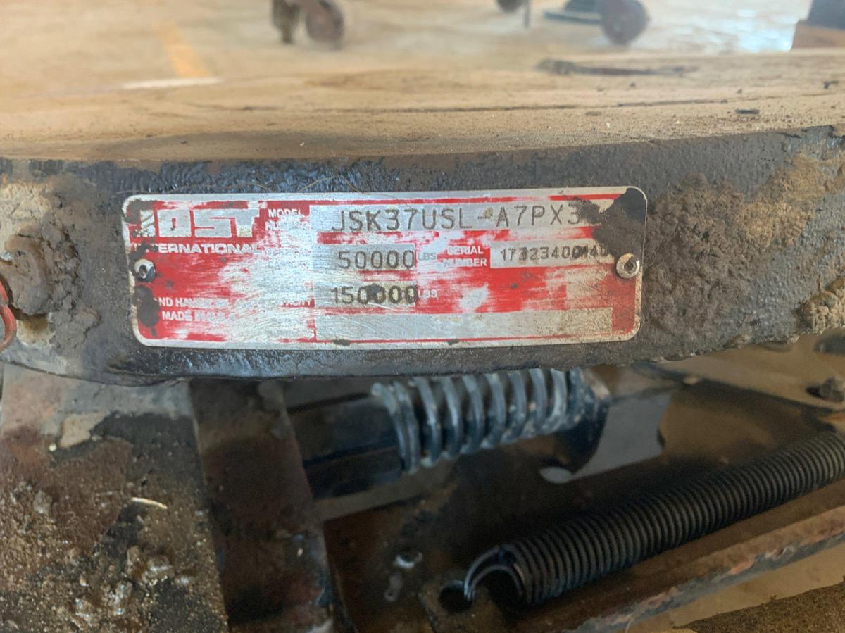 Used IDST Air Slide 5th Wheel 150,000 lbs Max Capacity