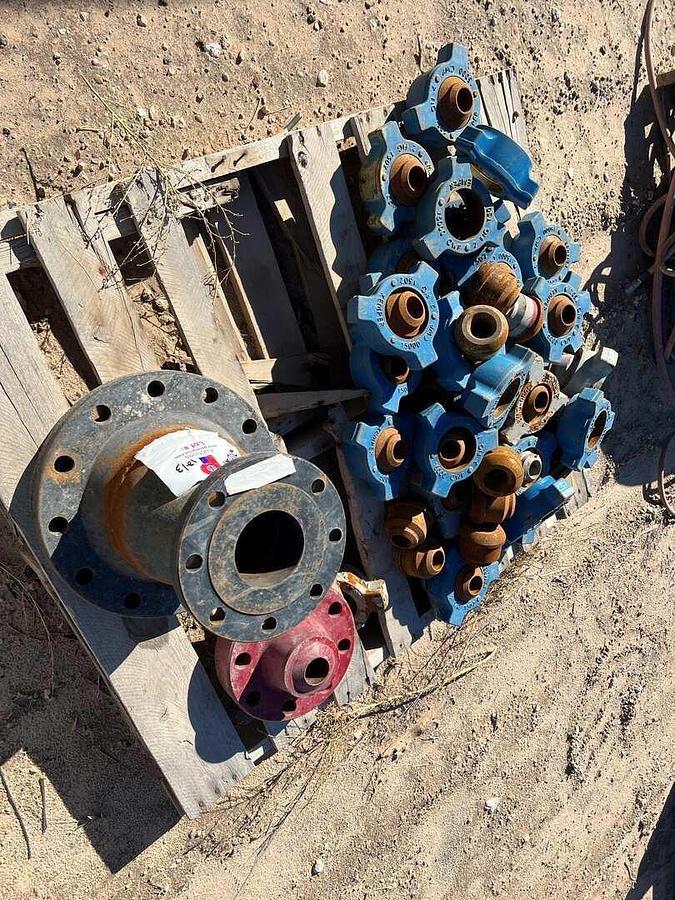 Used PALLET OF 1502 15K UNIONS & 3 1/2” 1  1/2” FLANGES