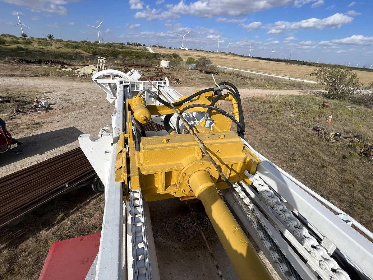 Used 1981 CHICAGO PNEUMATIC CP700 TOP DRIVE WATER WELL DRILLING RIG Package