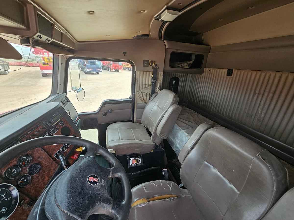 Used 2005 KENWORTH T800 T/A SLEEPER HAUL TRUCK