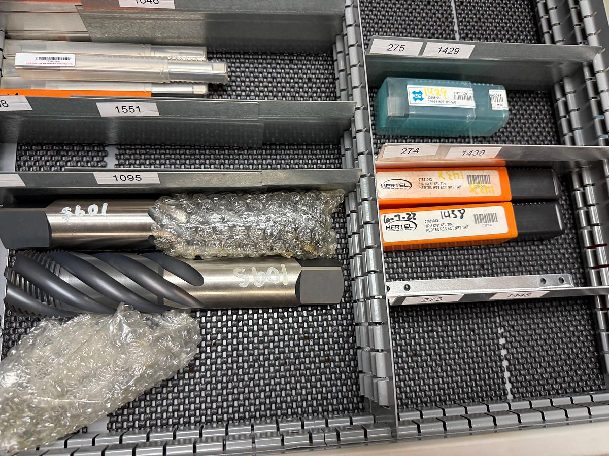 Used LOT W/ (200+) UNUSED EXPENDABLE MACHINING TOOLS INCLUDES (2) LISTA 8-DRAWER ROLLING TOOLBOXES, TABLE TOP & BOLT BIN W/ CONTENTS