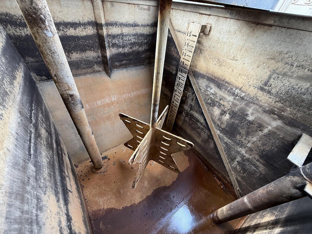 Used 35’ X 102” 30 BBL CHEMICAL MIXING UNIT MTD ON 2018 BIG TEX 12 TON DUAL T/A GOOSENECK TRAILER