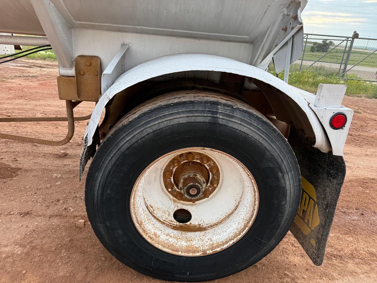 Used 5,250 GALLON ALUMINUM 2-AXLE TANK PUP TRAILER