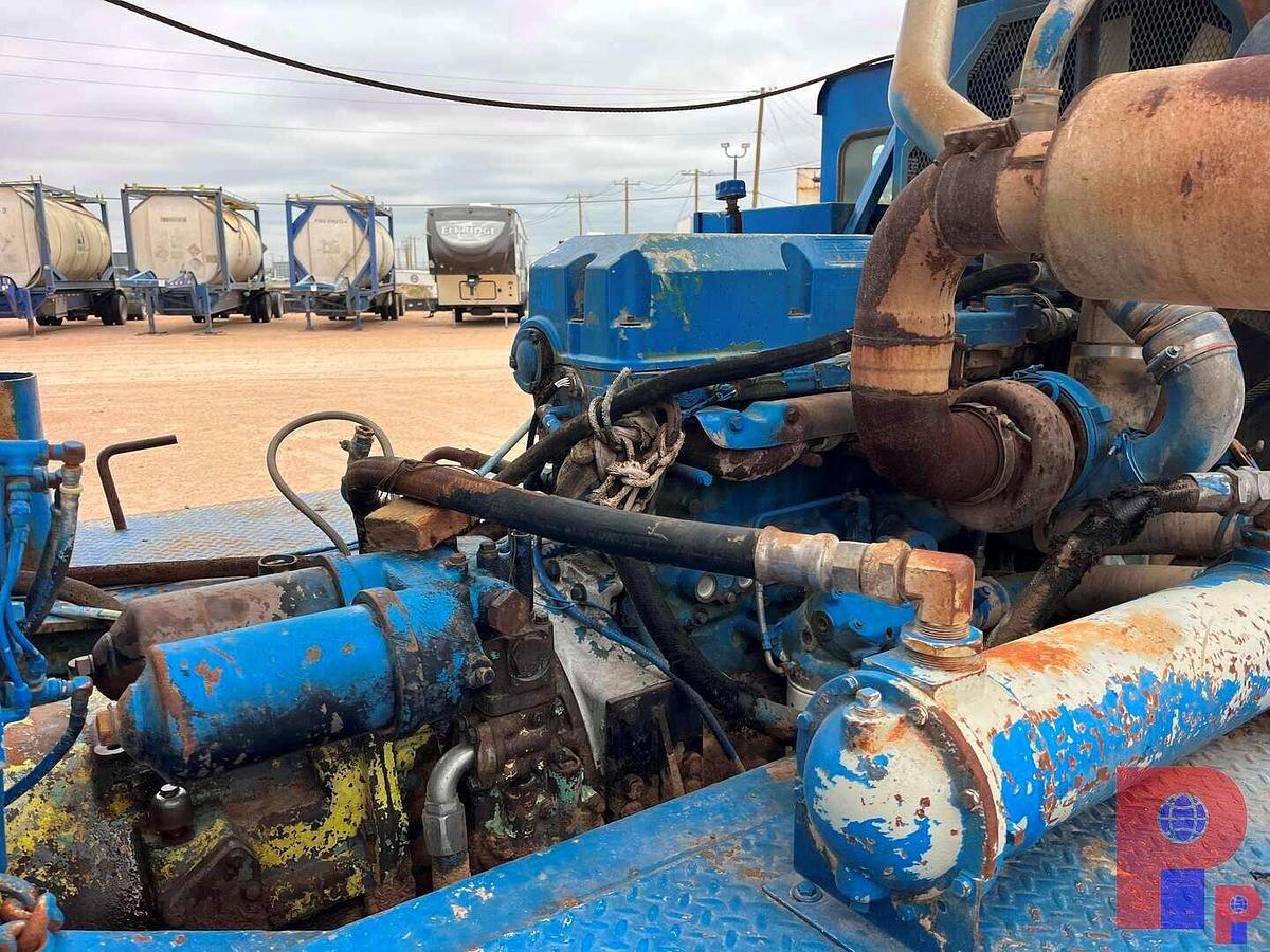 Used FRANKS 1287/160 BACK IN WELL SERVICE RIG MTD ON 5-AXLE CARRIER