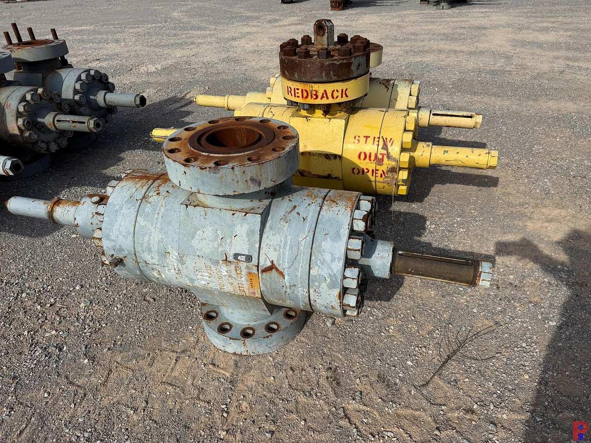 Used (3 X $) SSV 7-1/16” 10K WP MANUAL FRAC VALVES
