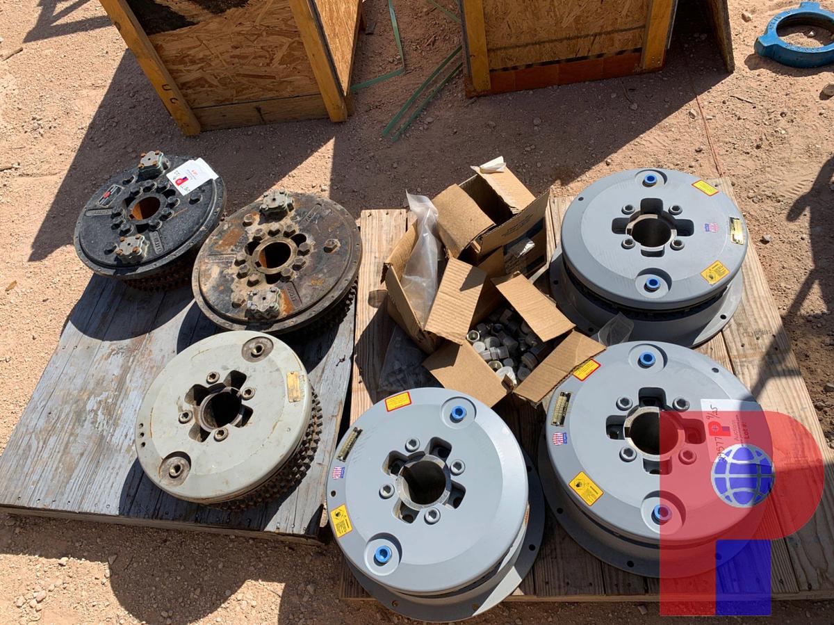 Used (4) WICHITA CLUTCHES (4) TWIN DISC CLUTCHES