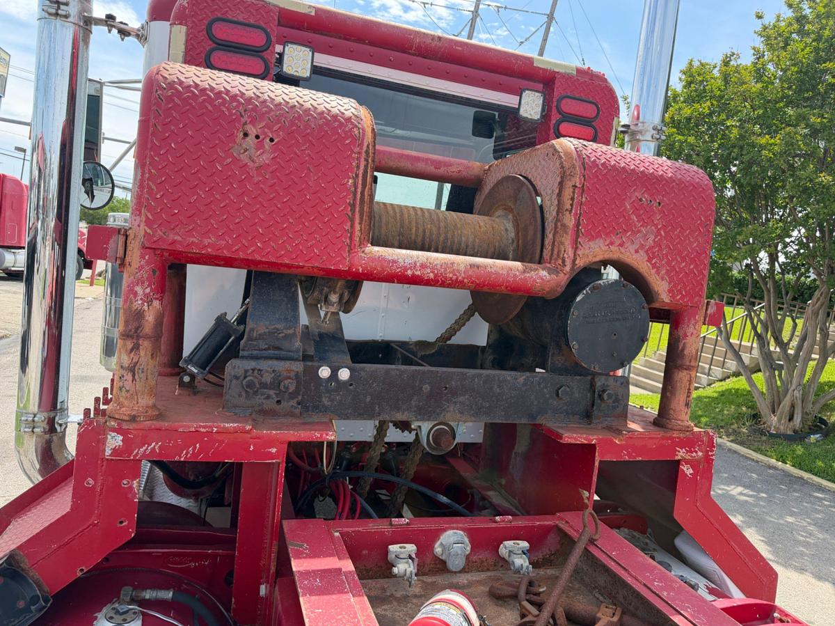 Used 1999 Peterbilt 379 T/A Slick Back Winch Truck