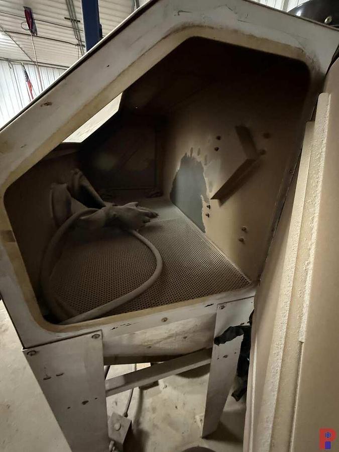 Used CENTRAL PNEUMATIC 48” INDUSTRIAL BLAST CABINET