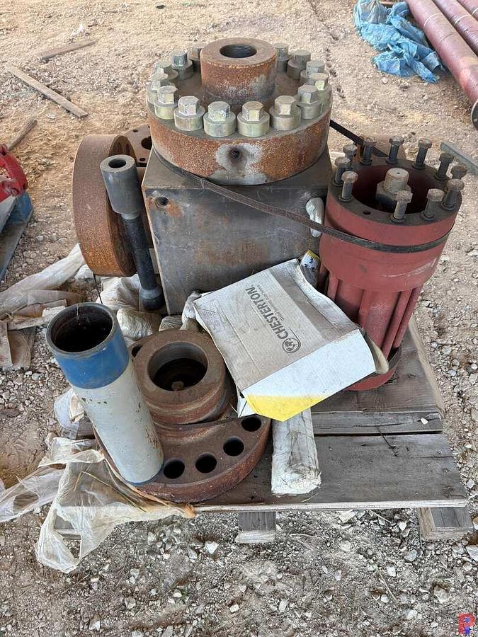 Used PALLET W/ UNUSED 5-1/8” HYDRAULIC FRAC VALVE & RELATED COMPONENTS