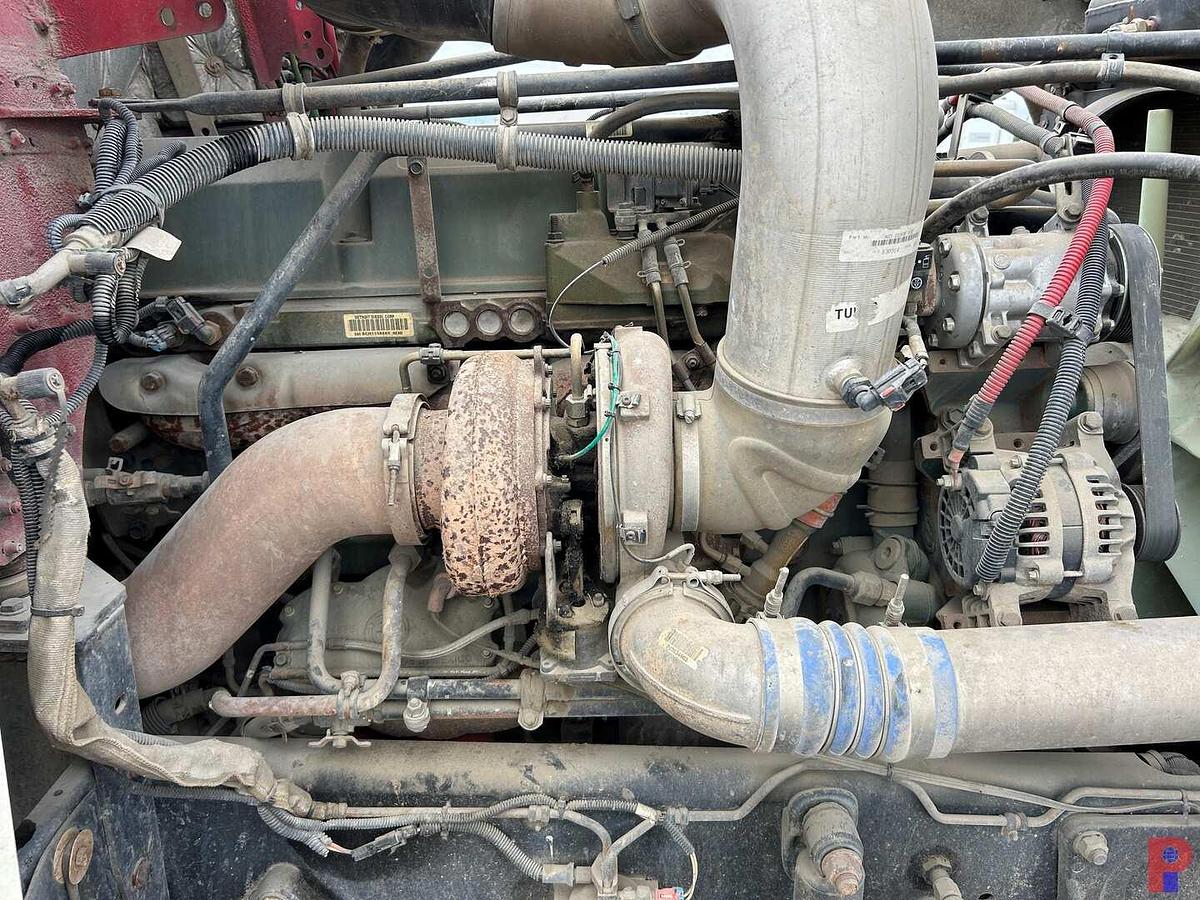 Used 2007 FREIGHTLINER FLD120 SD DBL. POD CEMENT BULK TRUCK