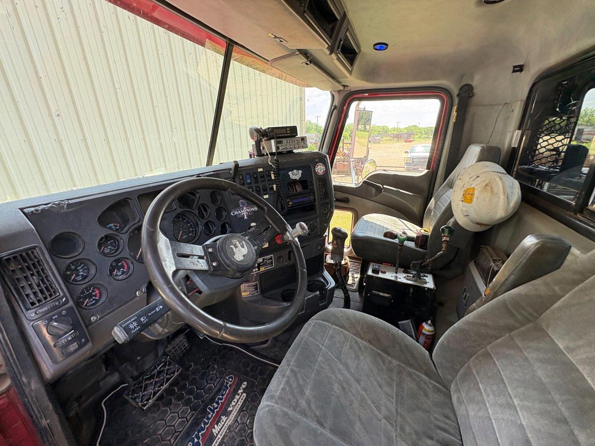 Used 2009 MACK GRANITE T/A DAYCAB WINCH BED TRUCK