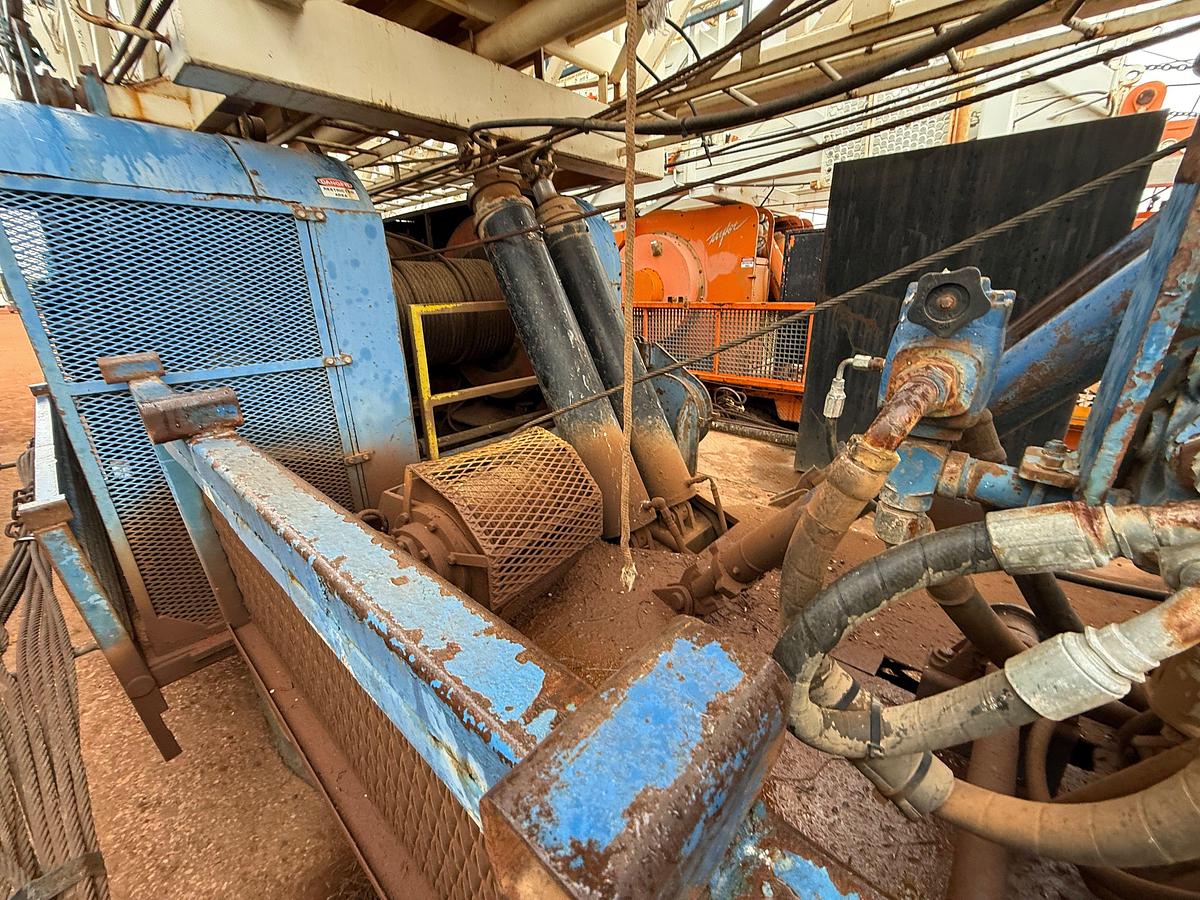 Used 2006 CROWN CE500 DD 104'-240K 5-AXLE WELL SERVICE WORKOVER RIG