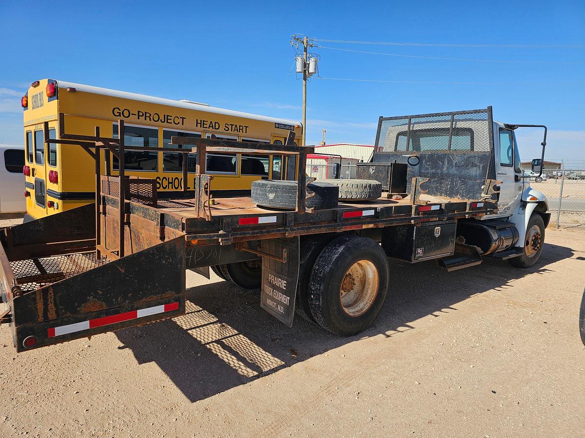Used 2007 INTERNATIONAL  DURASTAR 4200 S/A DAYCAB FLATBED TRUCK (INOPERABLE)
