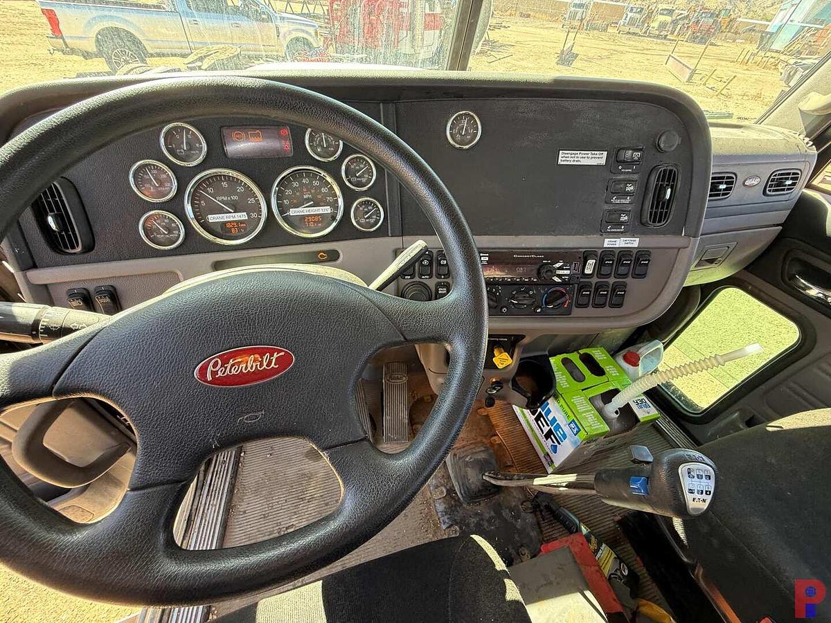 Used 2019 NATIONAL NBT30H-2 30 TON T/A CRANE TRUCK ON  2019 PETERBILT 367