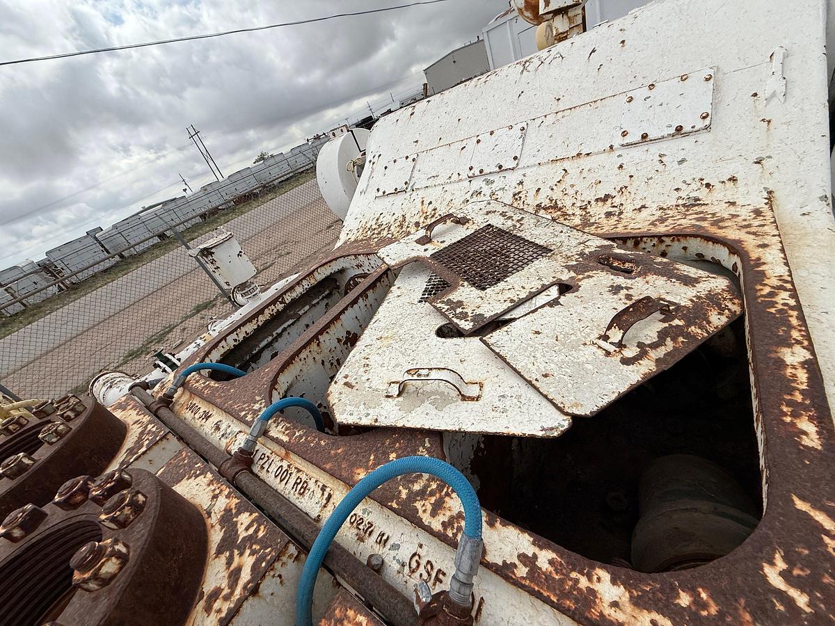 Used 2011 GARDNER DENVER PZ11 TRIPLEX DRILLING MUD PUMP P/B CATERPILLAR 3512, SKIDDED