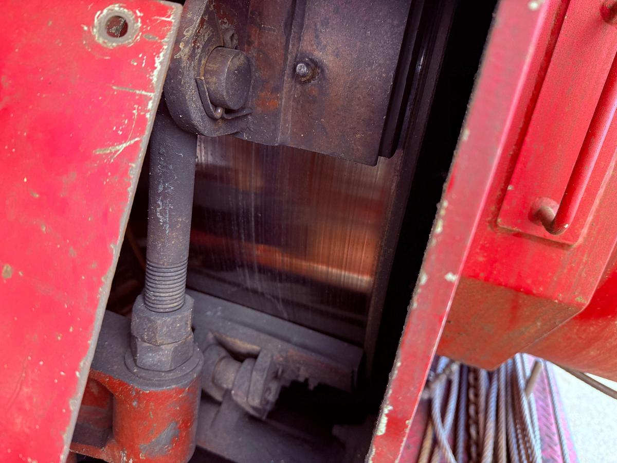 Used 2004 CROWN CE550 DD 104’-250K 5-AXLE WELL SEEVICE WORKOVER RIG