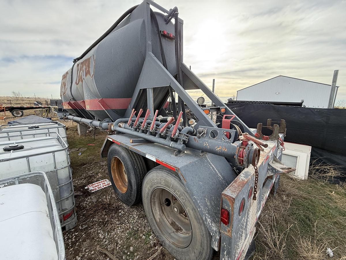 Used 2006 FRUEHAUF PNEUMATIC DRY BULK T/A CEMENT TRAILER