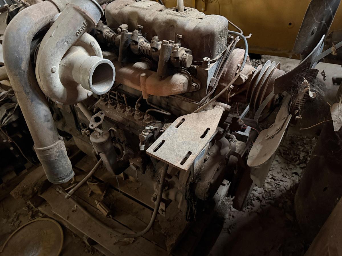 Used MACK E6-285 DIESEL ENGINE CORE F/ PARTS (INCOMPLETE)