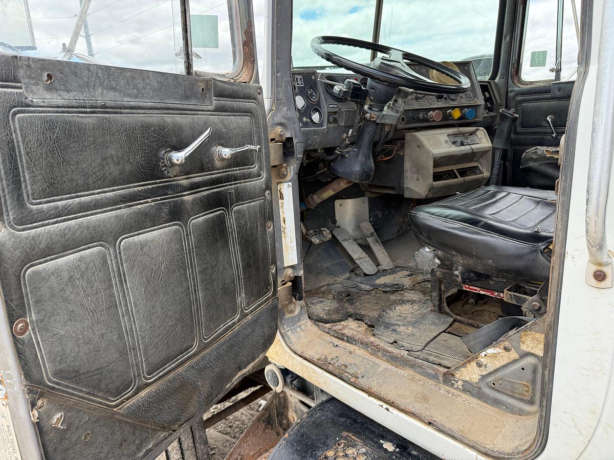 Used 1993 MACK RD690S T/A 75-BBL VACUUM TRUCK