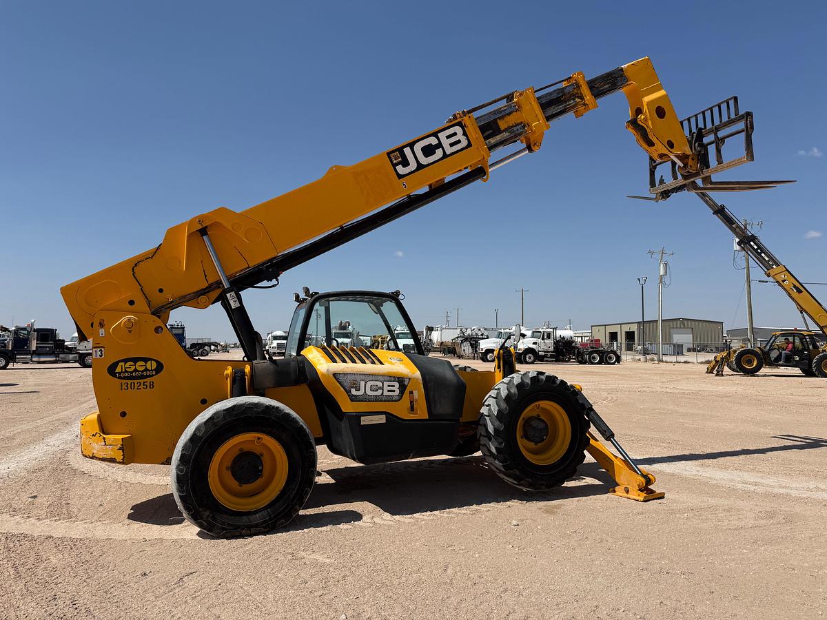 Used 2011 JCB 510-56 10,000lb telehandler forklift