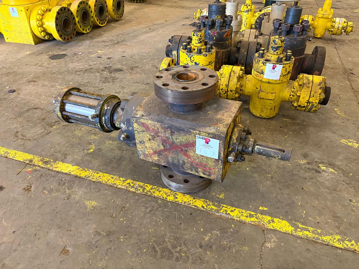 Used 4-1/16” 15k hydraulic gate valve