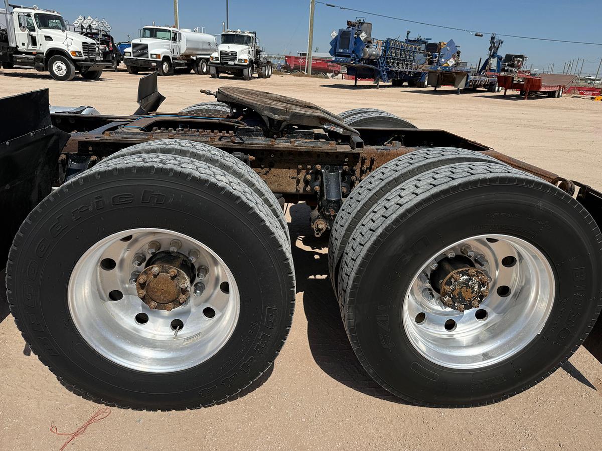 Used 2008 MACK PINNACLE T/A DAYCAB HAUL TRUCK