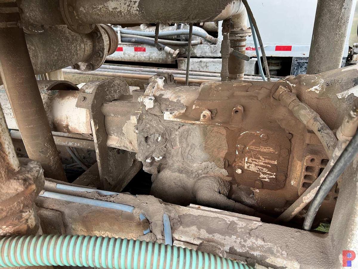 Used 1999 INTERNATIONAL  9400 T/A CEMENT PUMP TRUCK